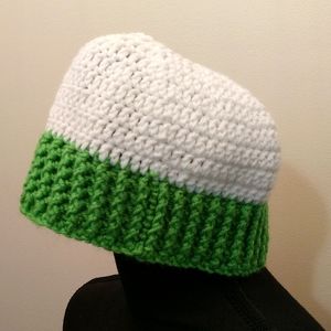 Homemade Women’s Crochet‎ Ponytail Hat Green & White